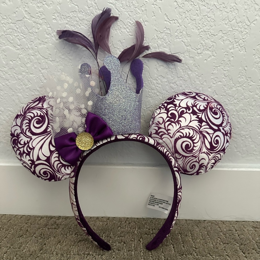 Disney Parks Minnie Mouse Purple glitter crown and feathers ears